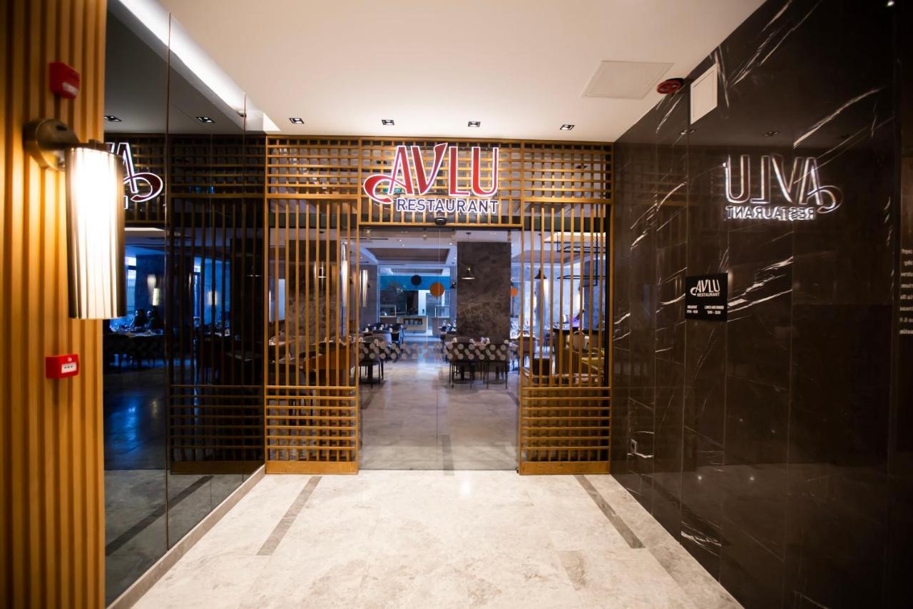 Ramada Plaza Sultanahmet Hotel Istambul Exterior foto Entrance to AVLO