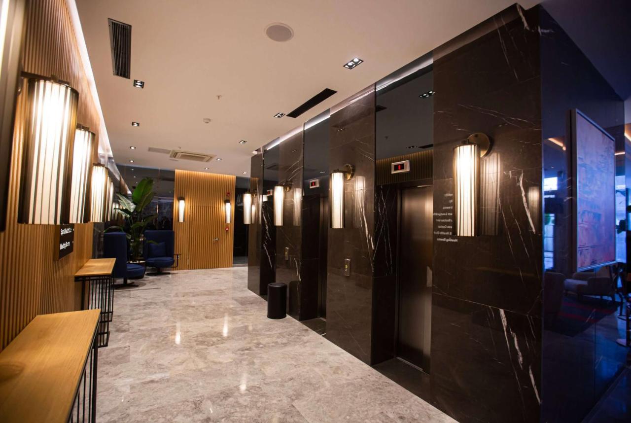 Ramada Plaza Sultanahmet Hotel Istambul Exterior foto Elevators at the hotel