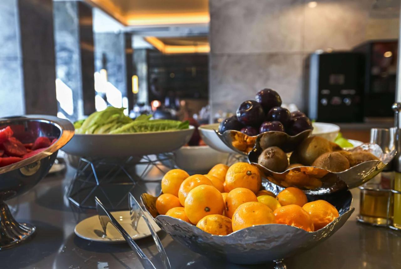 Ramada Plaza Sultanahmet Hotel Istambul Exterior foto Fruit at a buffet