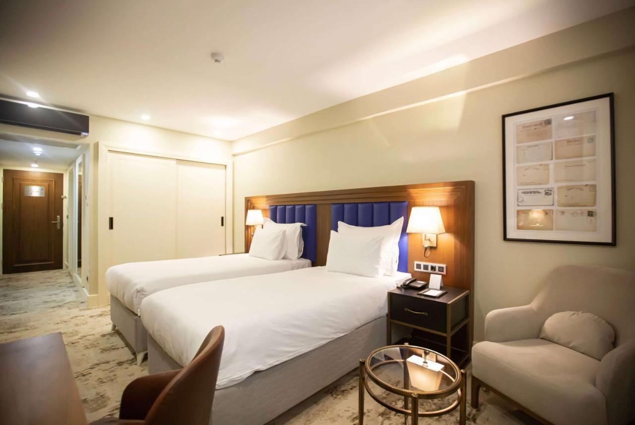 Ramada Plaza Sultanahmet Hotel Istambul Exterior foto A room at the hotel