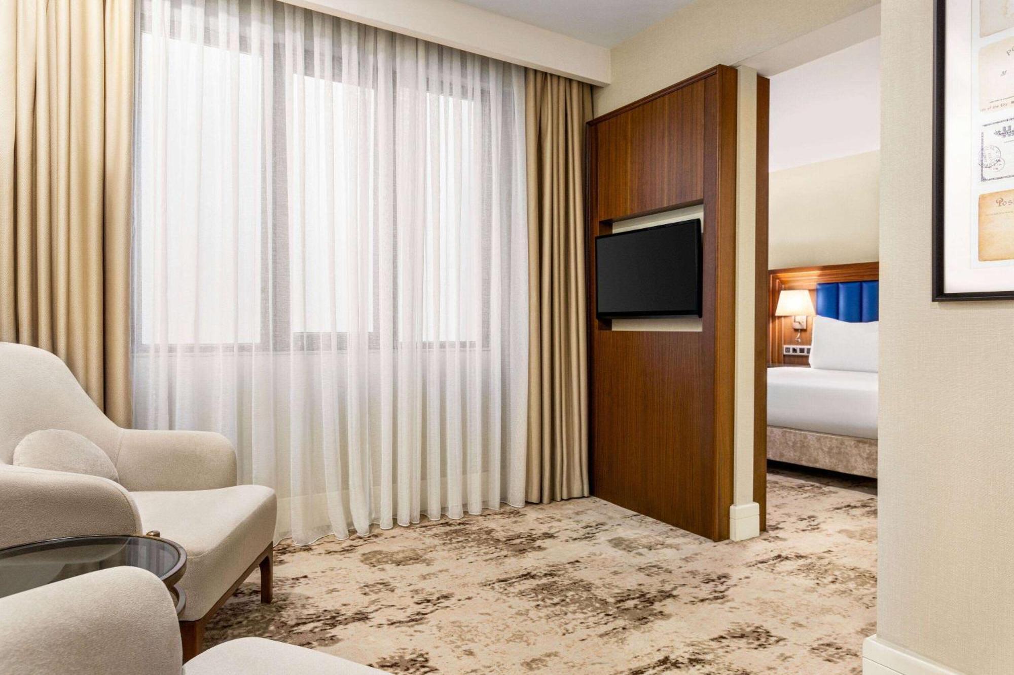 Ramada Plaza Sultanahmet Hotel Istambul Exterior foto A room at the hotel